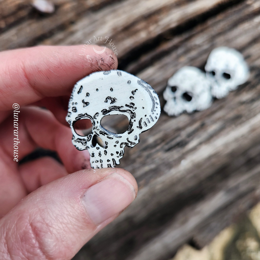 Skull Pin 💀 Wooden